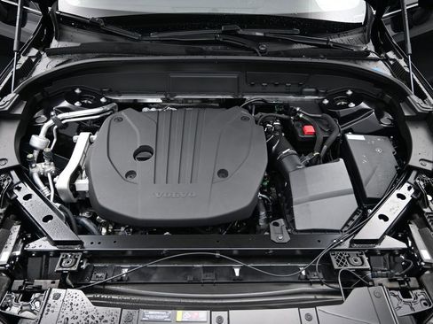 New 2025 Volvo XC60 B5 Plus w/ Protection Package Premier image 31