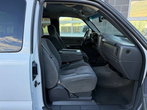 Used 2003 Chevrolet Silverado 2500 LS AWD/4WD image 39