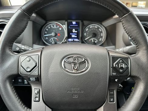 Used 2022 Toyota Tacoma TRD Off-Road w/ Technology Package image 24
