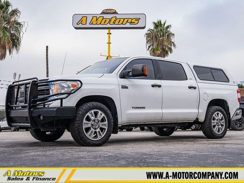 Used 2015 Toyota Tundra SR5 w/ SR5 Upgrade Package image 1