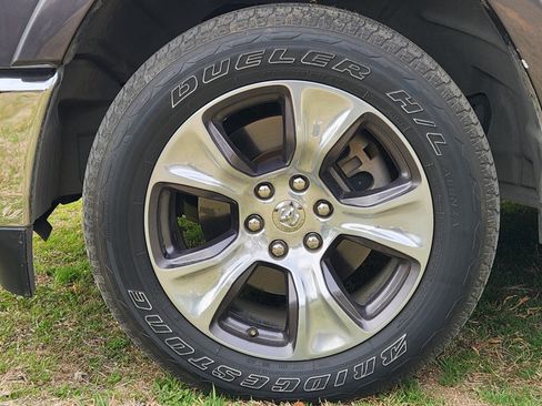 Used 2019 RAM 1500 Laramie image 8