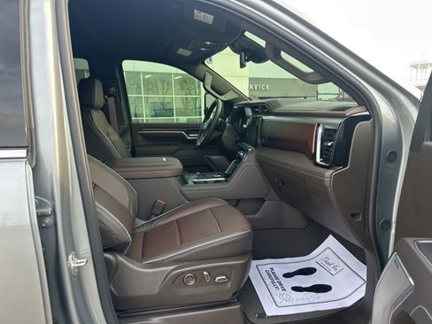 Used 2026 GMC Sierra 2500 Denali image 8