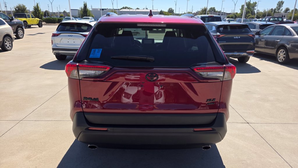 Used 2025 Toyota RAV4 XLE Premium w/ Weather Package AWD/4WD image 4