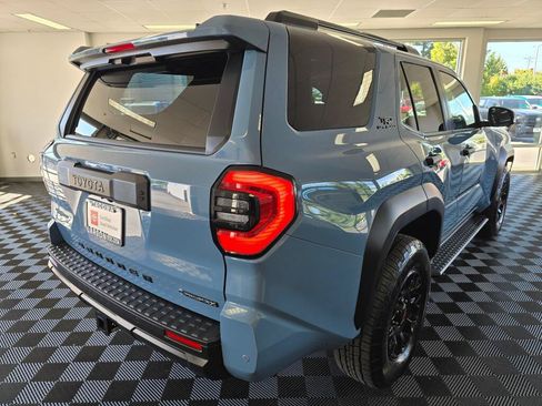 Used 2025 Toyota 4Runner TRD Off-Road Premium AWD/4WD image 3
