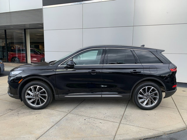 Certified 2023 Lincoln Corsair AWD w/ Equipment Group 102A image 2