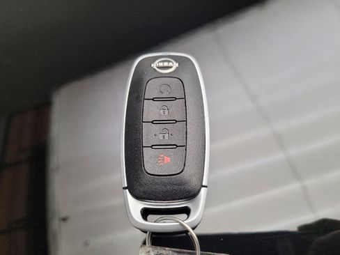 Used 2023 Nissan Rogue SV FWD image 32