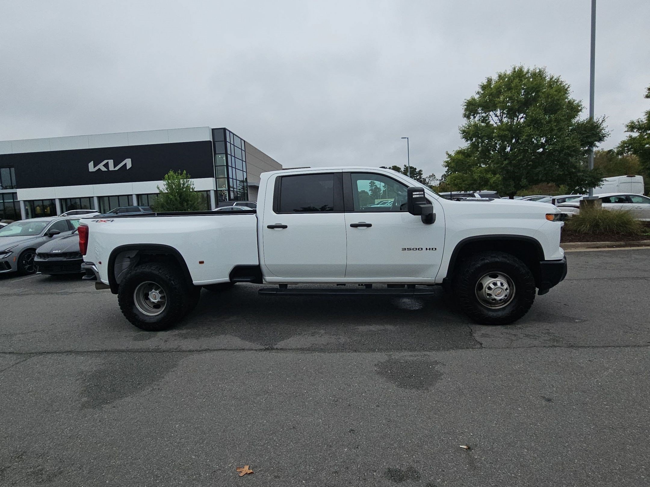 Used 2024 Chevrolet Silverado 3500 W/T AWD/4WD image 8