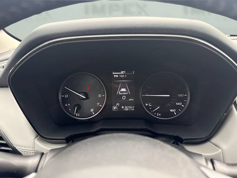 Used 2025 Subaru Outback Premium AWD/4WD image 13