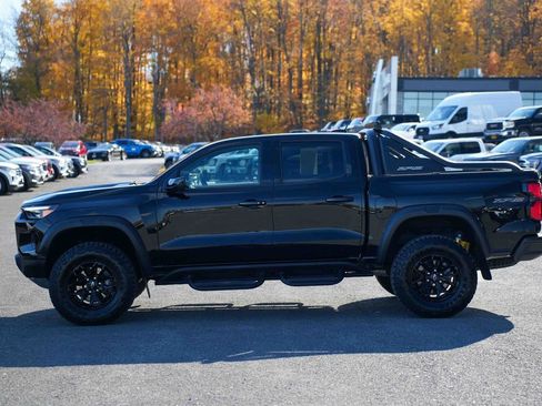 Used 2025 Chevrolet Colorado ZR2 w/ Midnight Edition image 7