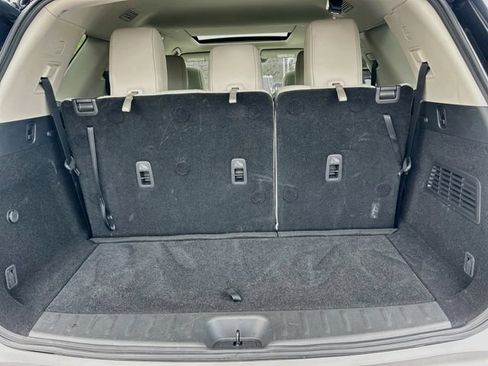 Certified 2024 Nissan Pathfinder SL w/ SL Premium Package FWD image 24
