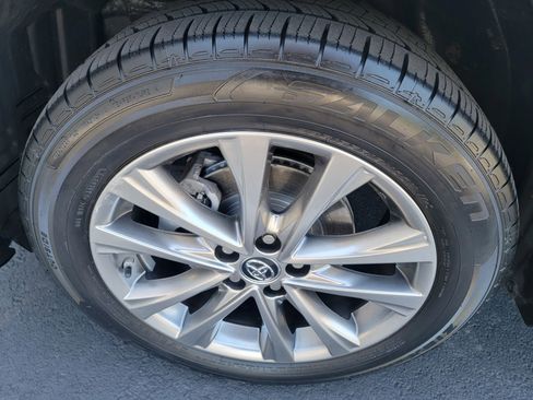 Used 2018 Toyota RAV4 Limited w/ All Weather Liner Package image 18