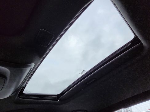 Used 2022 Cadillac CT4 Sport image 2