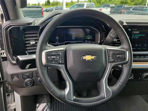Used 2024 Chevrolet Silverado 1500 LT AWD/4WD image 23