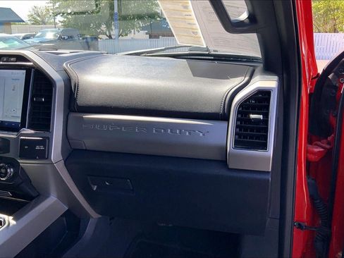 Used 2022 Ford F250 Lariat w/ Lariat Ultimate Package AWD/4WD image 16