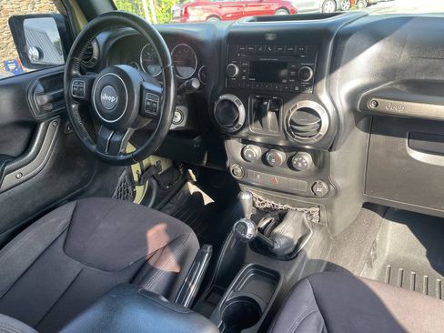 Used 2013 Jeep Wrangler Sport AWD/4WD image 6