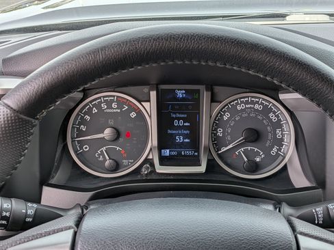 Used 2020 Toyota Tacoma SR5 AWD/4WD image 34