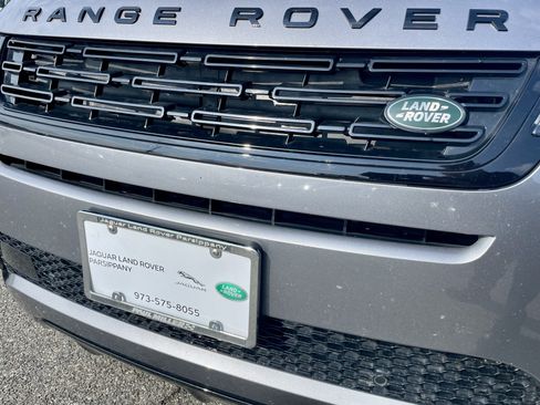 Certified 2025 Land Rover Range Rover Evoque Dynamic SE AWD/4WD image 31