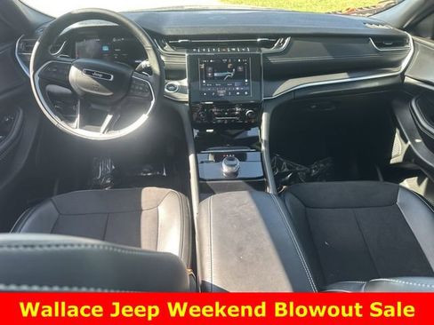 Used 2024 Jeep Grand Cherokee Altitude AWD/4WD image 15