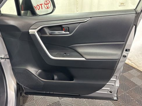 Used 2023 Toyota RAV4 XLE Premium image 11
