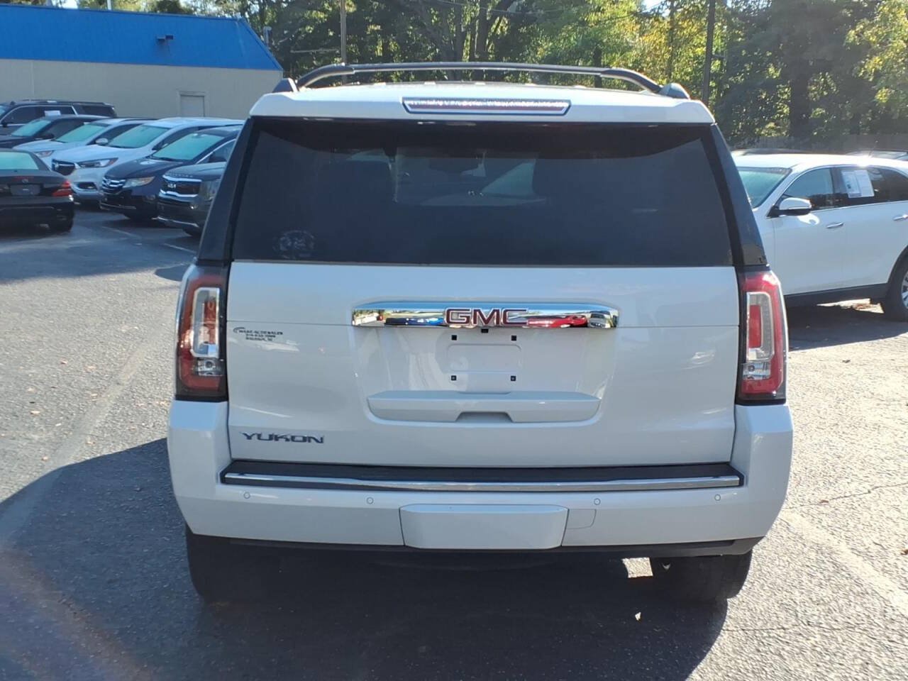 Used 2017 GMC Yukon Denali w/ Open Road Package AWD/4WD image 4