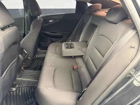 Used 2017 Chevrolet Malibu LT image 39