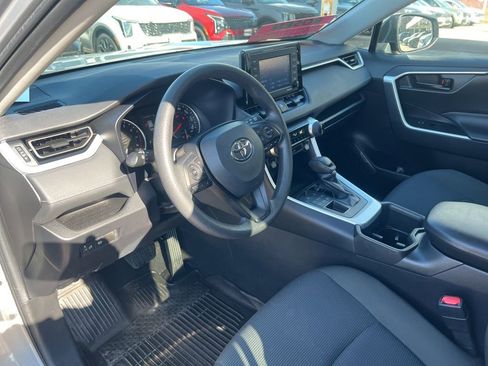 Used 2022 Toyota RAV4 LE image 6