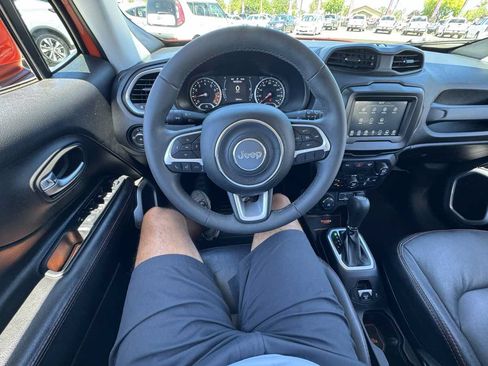 Used 2019 Jeep Renegade Latitude w/ Popular Equipment Group AWD/4WD image 33