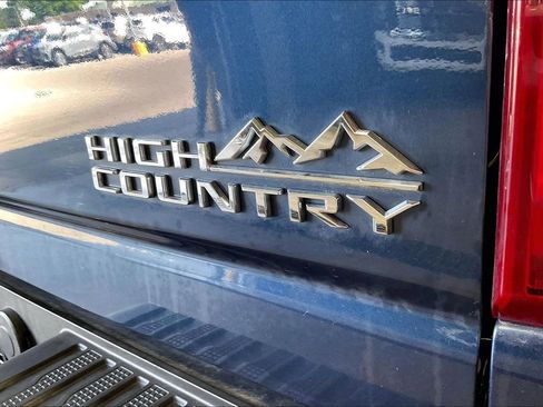 Used 2022 Chevrolet Silverado 2500 High Country w/ LPO, Hitch Package AWD/4WD image 41