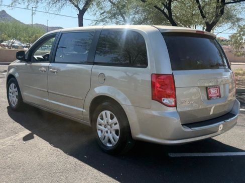Used 2016 Dodge Grand Caravan SE w/ Quick Order Package 29E SE FWD image 12
