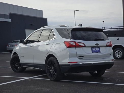Used 2018 Chevrolet Equinox LT w/ Sun & Infotainment Package FWD image 11
