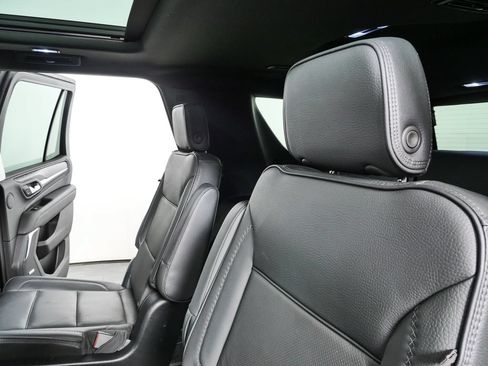 Used 2023 GMC Yukon Denali w/ Denali Reserve Package RWD image 22