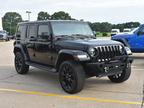 Used 2021 Jeep Wrangler Unlimited Sahara AWD/4WD image 3