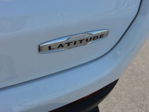 Used 2024 Jeep Compass Latitude AWD/4WD image 7