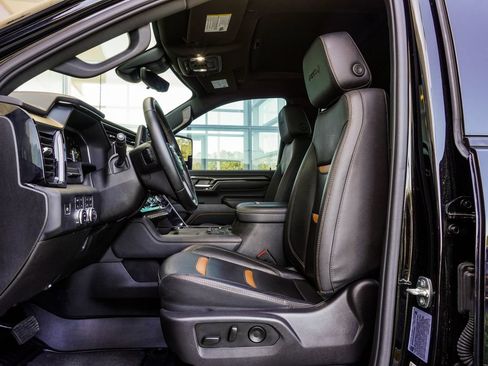 Used 2024 GMC Sierra 2500 AT4 w/ AT4 Premium Plus Package AWD/4WD image 36