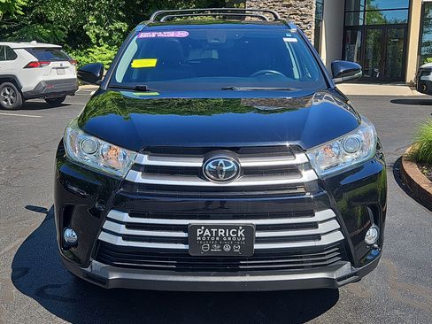 Used 2019 Toyota Highlander XLE AWD/4WD image 25