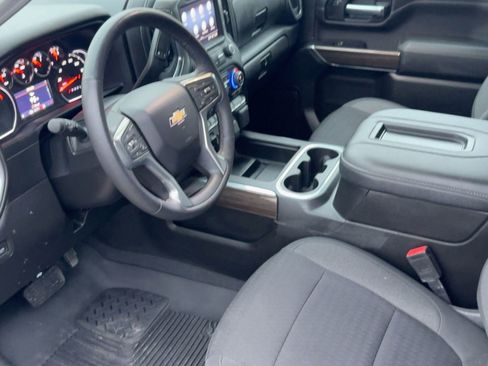 Used 2022 Chevrolet Silverado 2500 LT w/ Convenience Package image 4