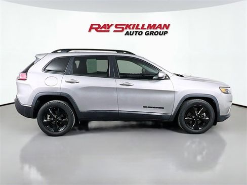Used 2020 Jeep Cherokee Latitude Plus image 8