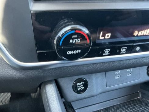 Used 2025 Nissan Rogue SV FWD image 16