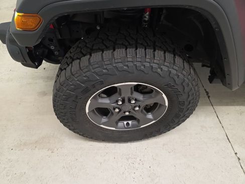Used 2020 Jeep Gladiator Rubicon AWD/4WD image 2