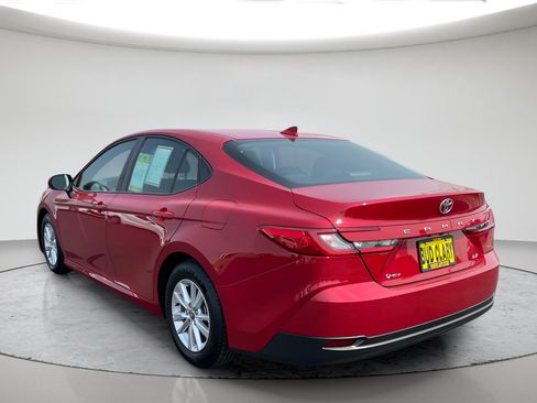 Used 2025 Toyota Camry LE w/ Convenience Package FWD image 5