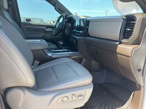 Used 2022 Chevrolet Silverado 1500 LTZ w/ Technology Package AWD/4WD image 21