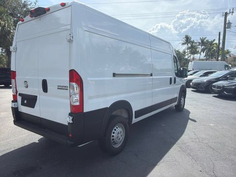 Used 2025 RAM ProMaster 2500 w/ Convenience Group FWD image 5