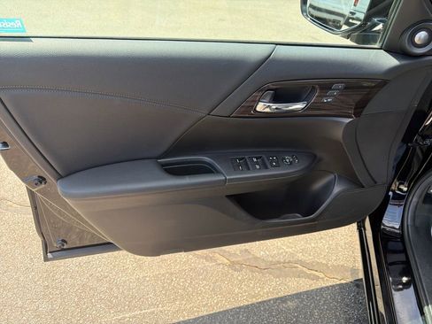 Used 2016 Honda Accord EX-L image 11