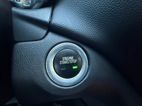 Used 2020 Chevrolet Equinox LT image 30