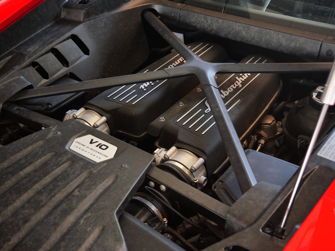 Used 2016 Lamborghini Huracan LP 580-2 RWD image 18