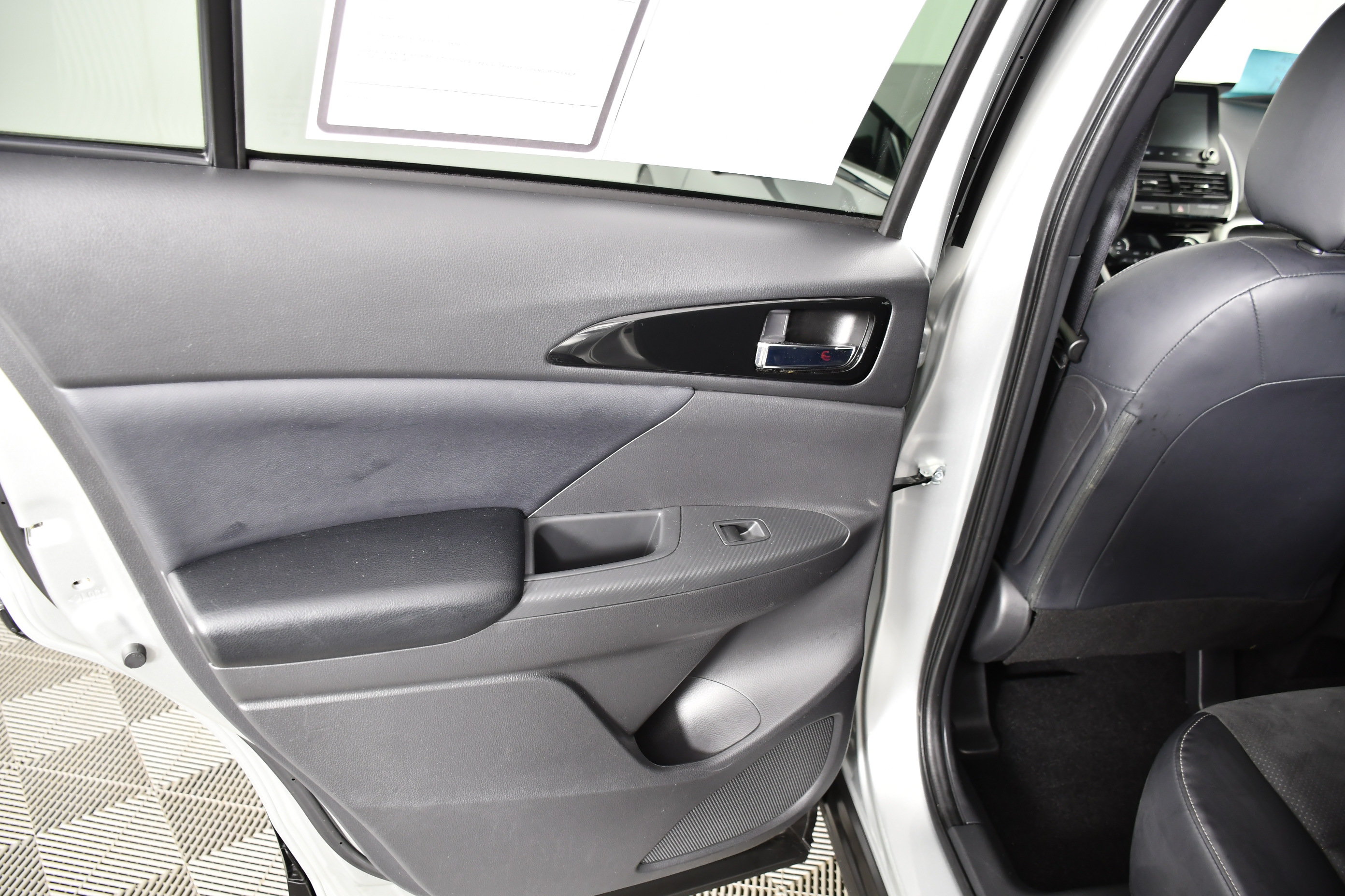 Used 2025 Mitsubishi Eclipse Cross SE AWD/4WD image 44