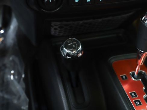 Used 2016 Jeep Wrangler Rubicon AWD/4WD image 22
