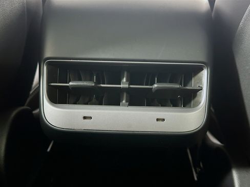 Used 2025 Tesla Model Y Long Range RWD image 26