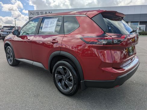 Certified 2025 Nissan Rogue SV image 6