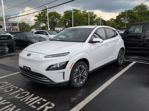 Used 2023 Hyundai Kona SE FWD image 3
